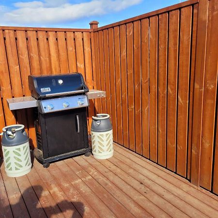Ak Rentals, With Hot Tubs アークレイリ エクステリア 写真