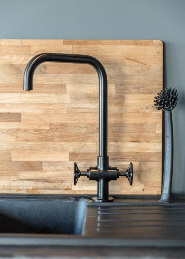 Ak Rentals, With Hot Tubs アークレイリ エクステリア 写真