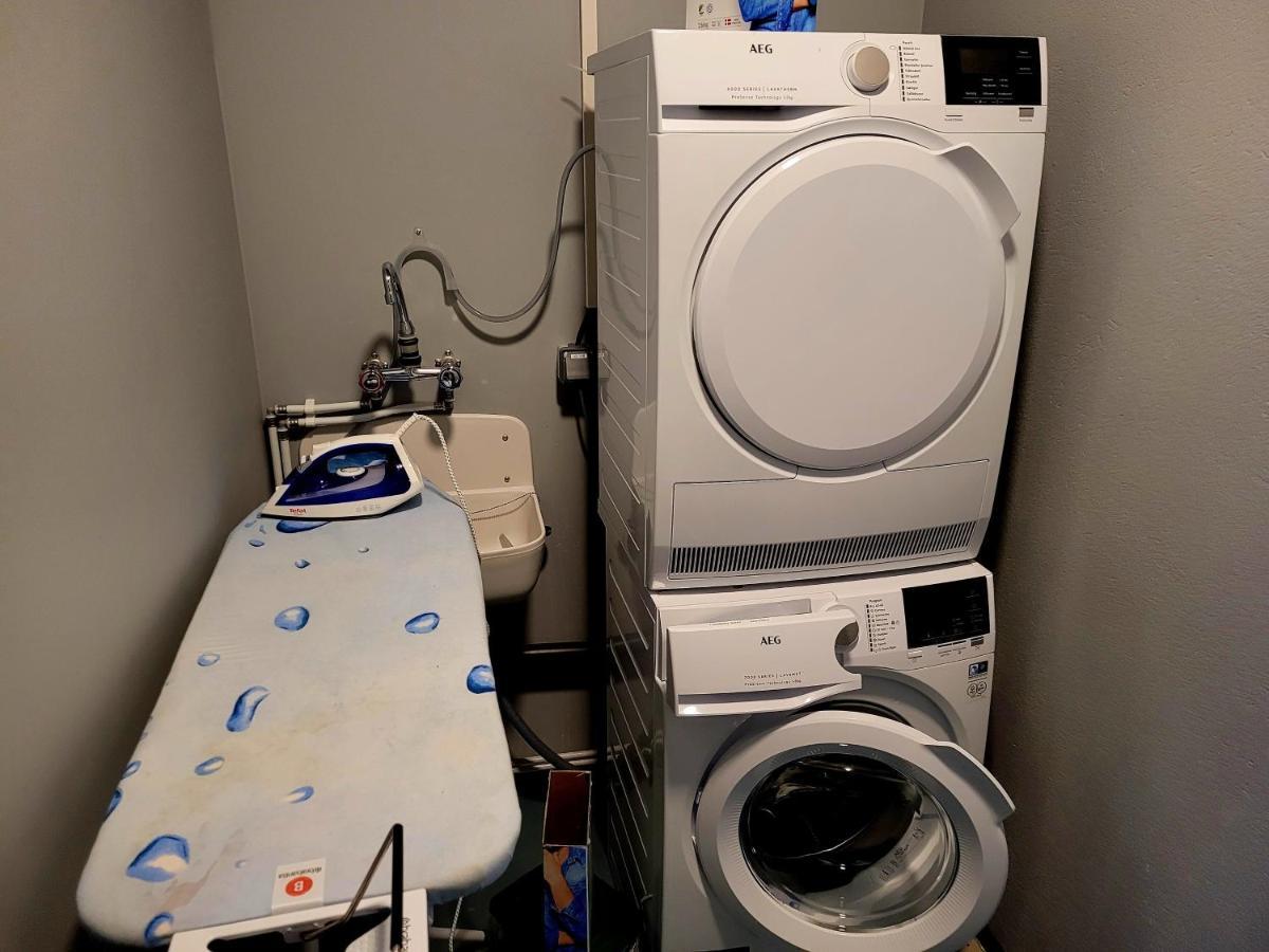 Ak Rentals, With Hot Tubs アークレイリ エクステリア 写真